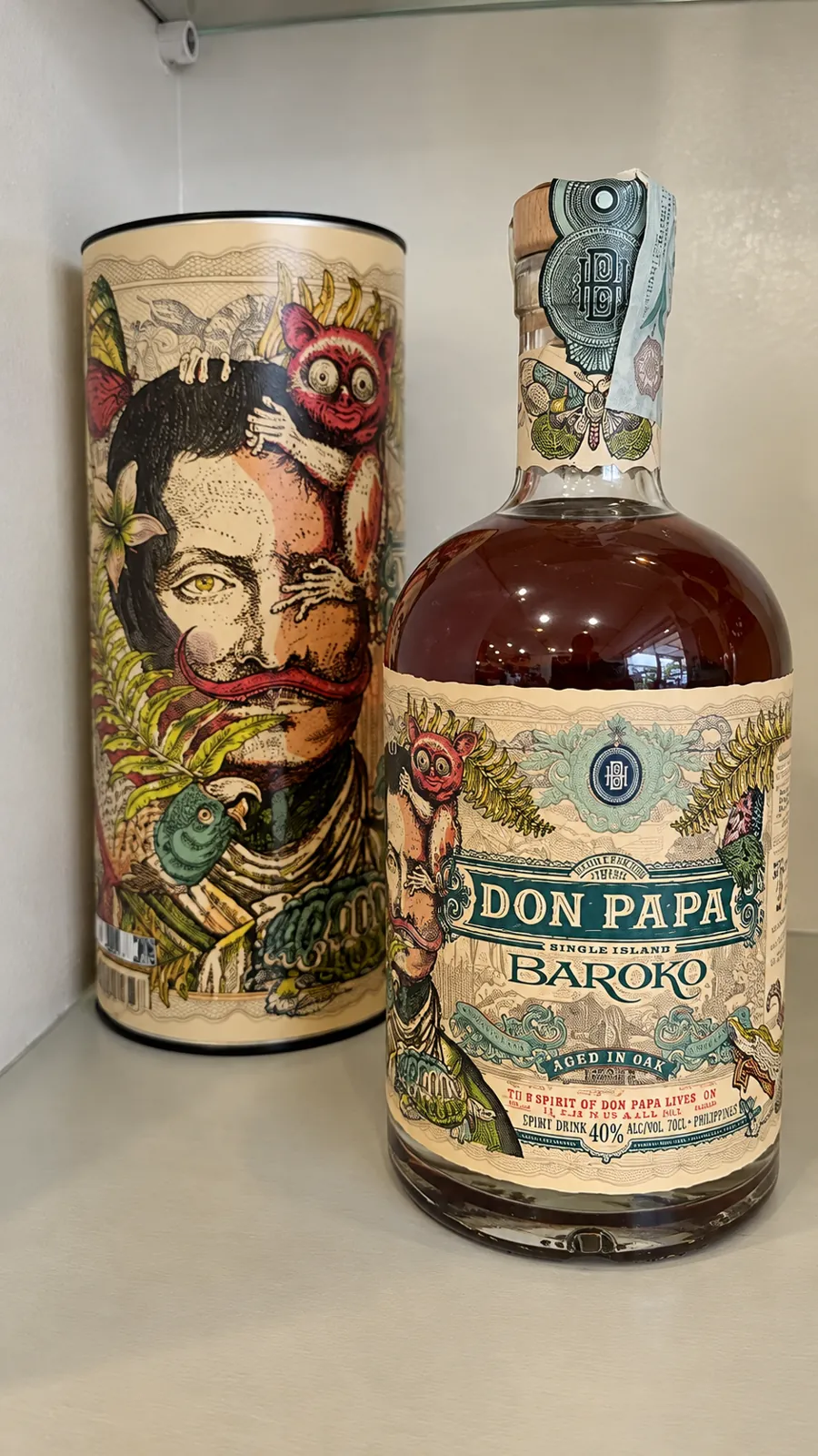 Bottiglia di rum Don Papa Baroko in esposizione
